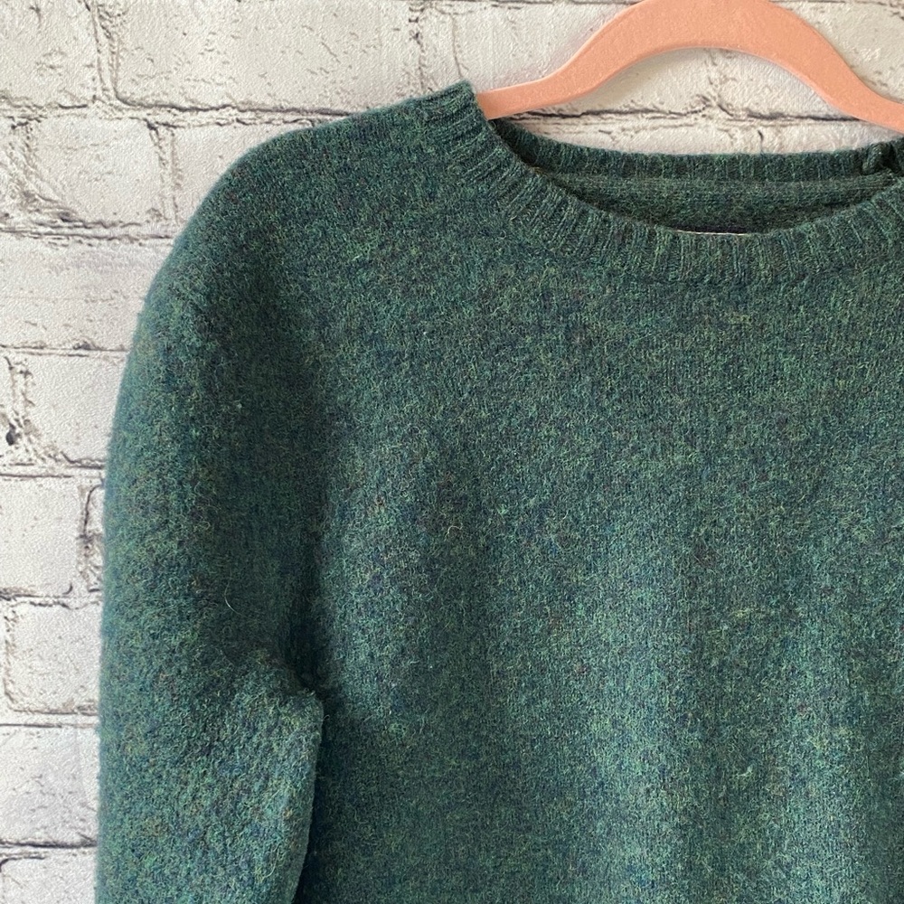 ABERCROMBIE & FITCH 100% wool sweater